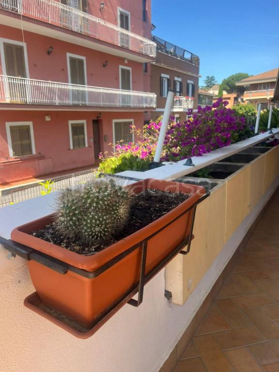 appartamento in vendita a Roma in zona Tomba di Nerone
