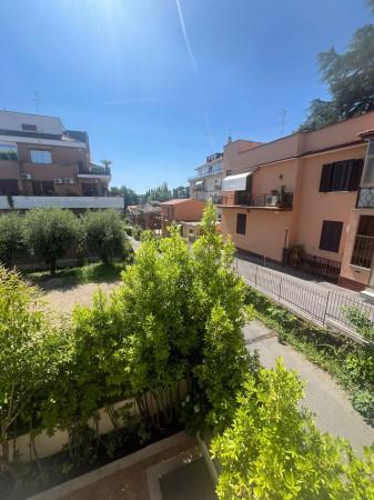 appartamento in vendita a Roma in zona Tomba di Nerone