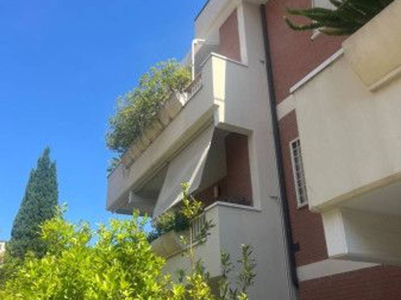 appartamento in vendita a Roma in zona Tomba di Nerone