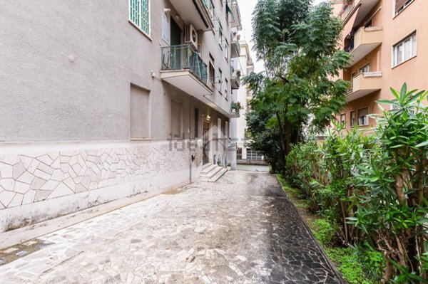 appartamento in vendita a Roma in zona Appio Latino