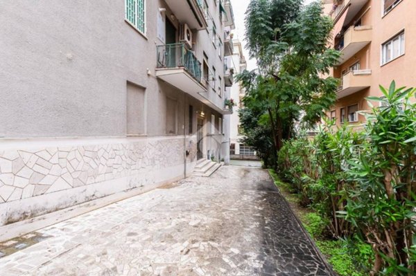 appartamento in vendita a Roma in zona Appio Latino