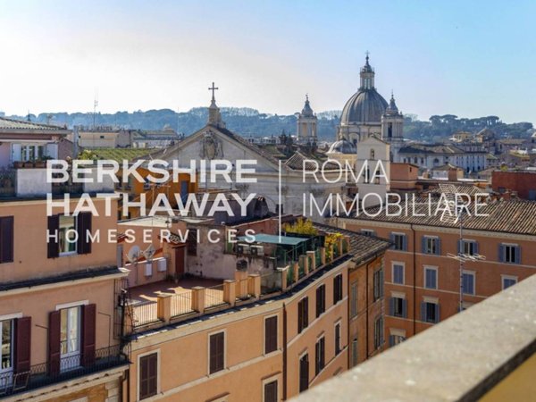 appartamento in vendita a Roma in zona Parione/Sant'Eustachio