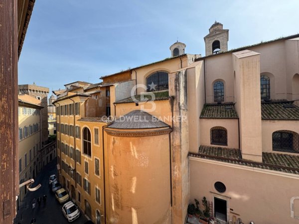 appartamento in vendita a Roma in zona Parione/Sant'Eustachio