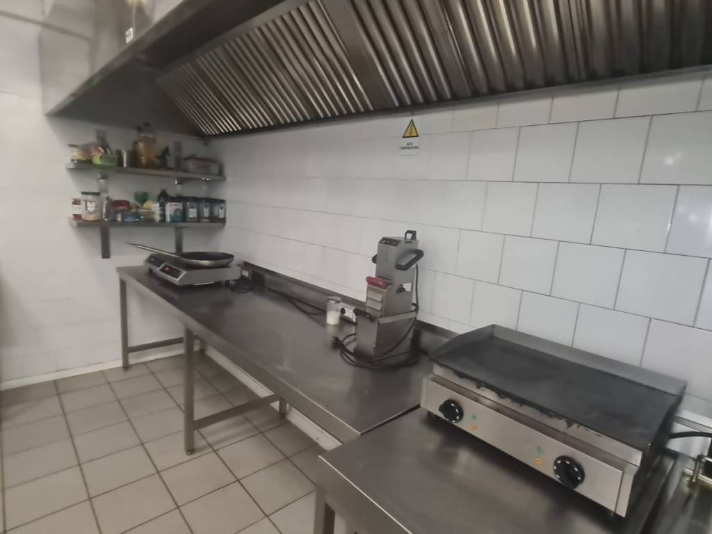 negozio in vendita a Roma in zona Tor Vergata/Torrenova