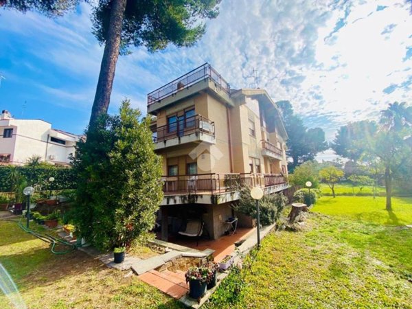 casa indipendente in vendita a Roma in zona Axa