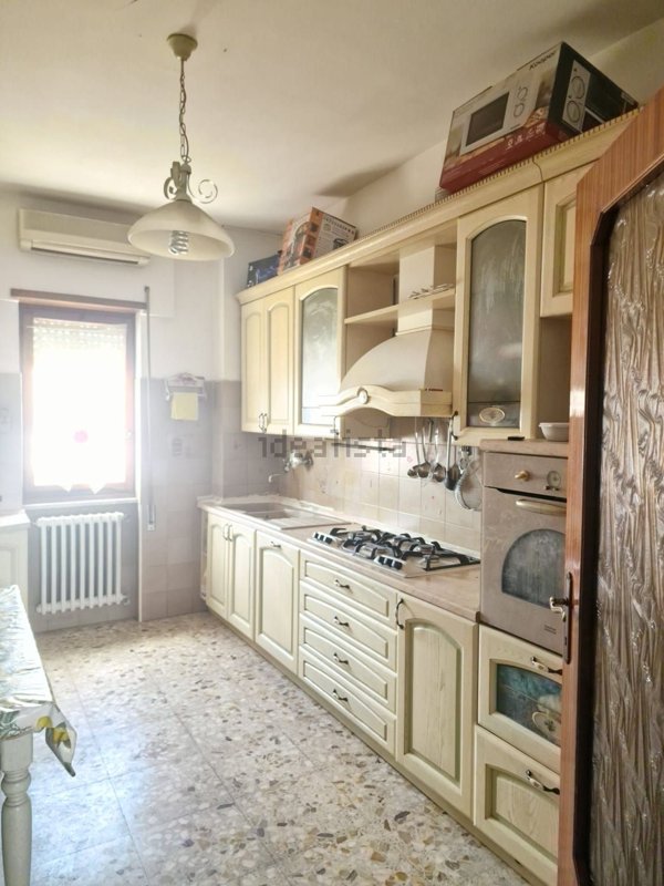 appartamento in vendita a Roma in zona Torre Angela