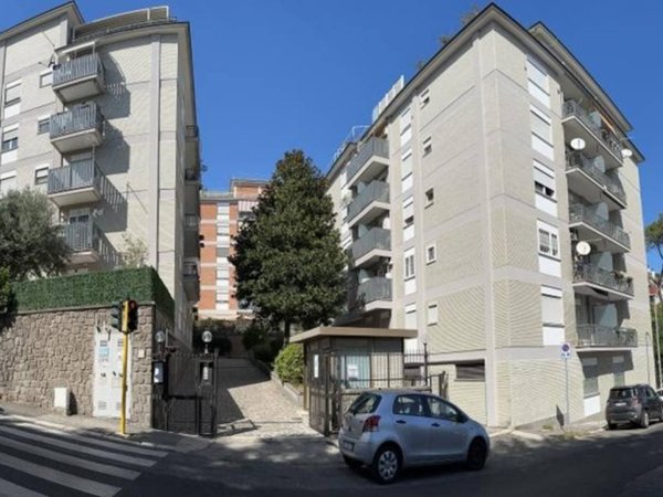 appartamento in vendita a Roma in zona Gianicolense