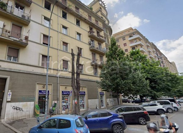 negozio in vendita a Roma in zona Appio Latino