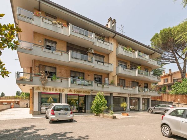 appartamento in vendita a Roma in zona Tor di Quinto