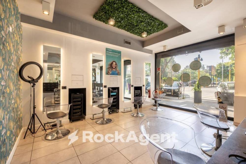 negozio in vendita a Roma in zona Ostiense