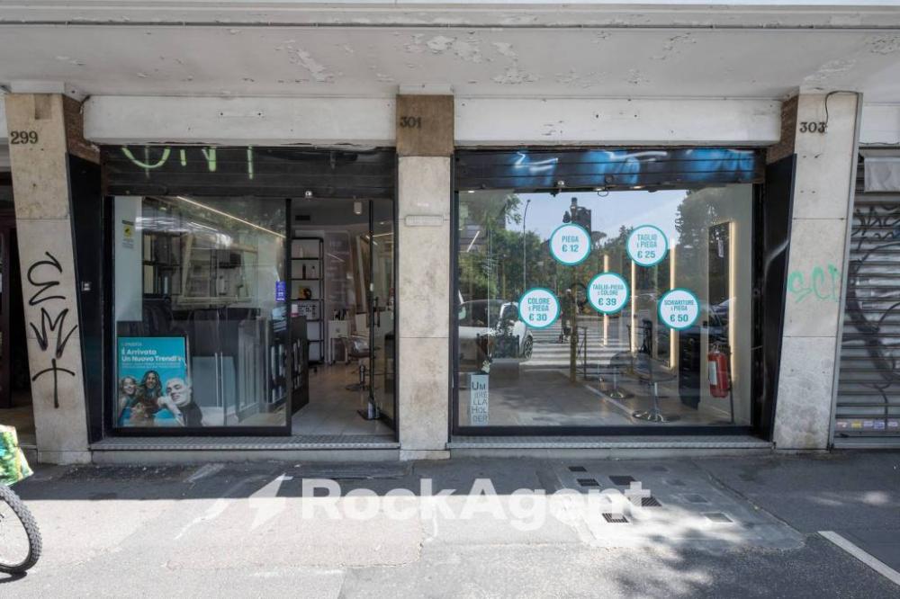 negozio in vendita a Roma in zona Ostiense