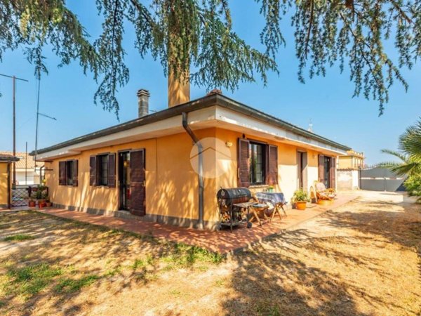 casa indipendente in vendita a Roma in zona Borghesiana