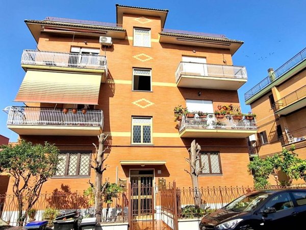 appartamento in vendita a Roma in zona Casalotti