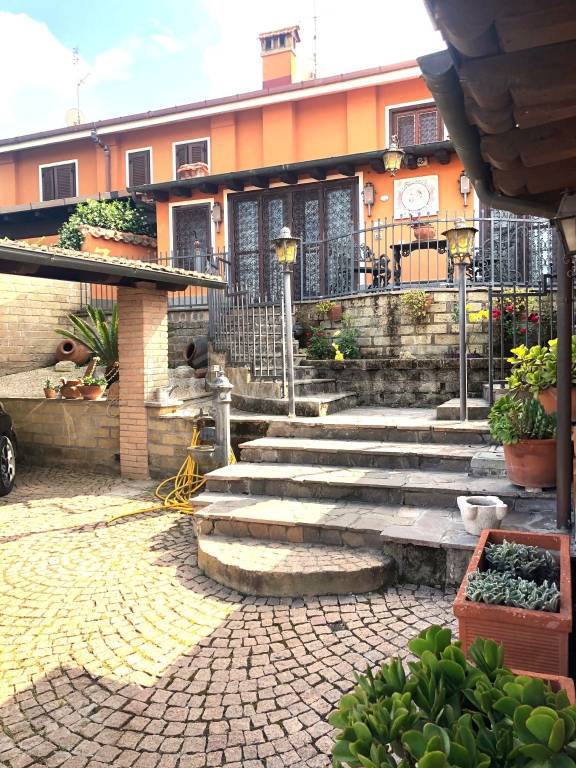 casa indipendente in vendita a Roma in zona Giuliano Dalmata