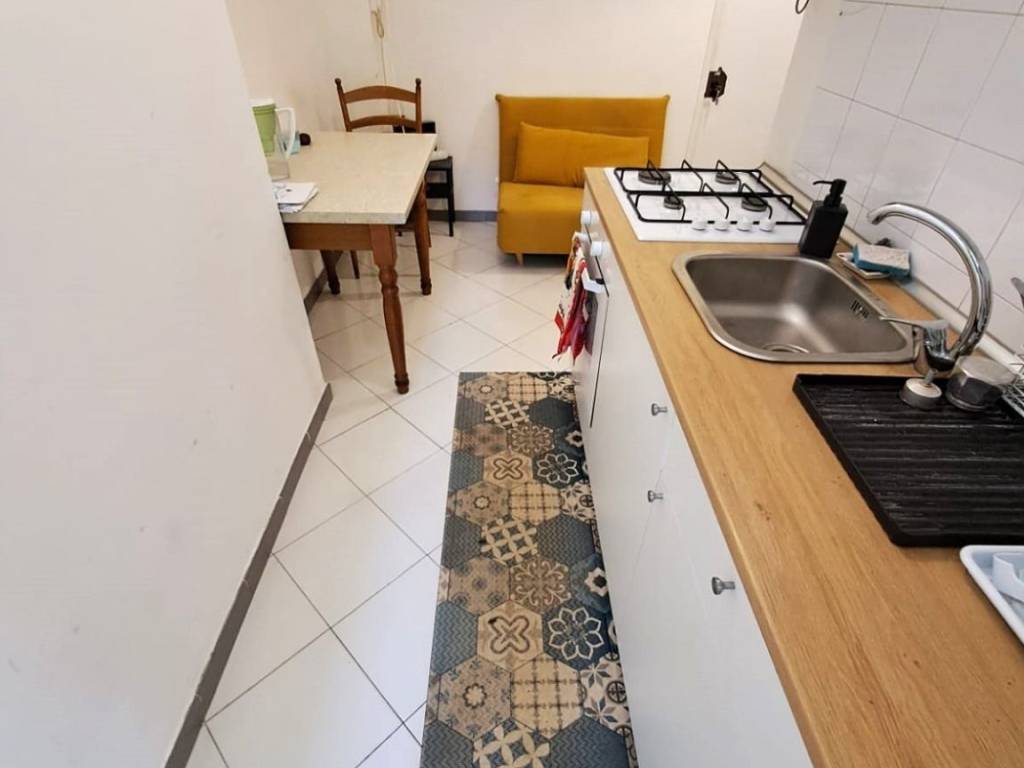 appartamento in vendita a Roma in zona Ostiense