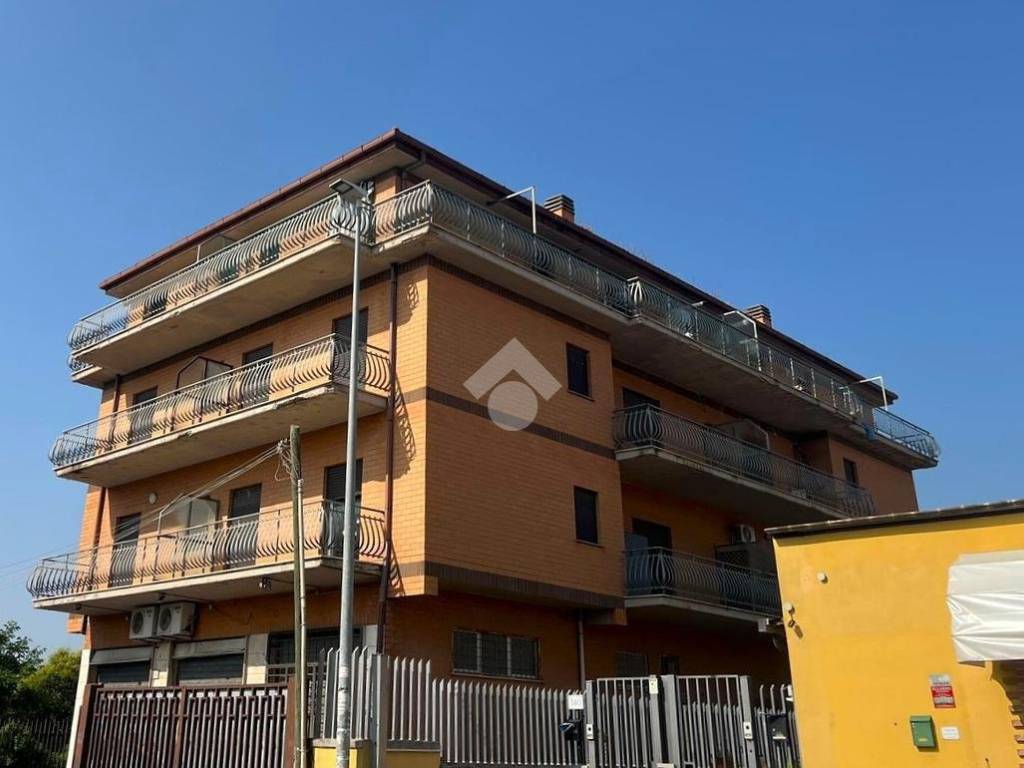 appartamento in vendita a Roma in zona Borghesiana