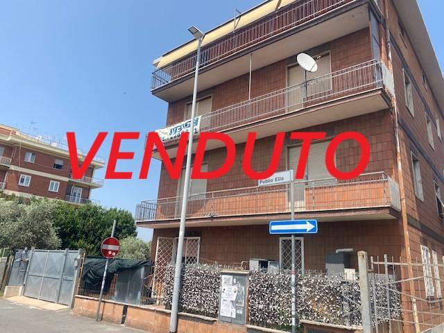 appartamento in vendita a Roma in zona Casal Morena