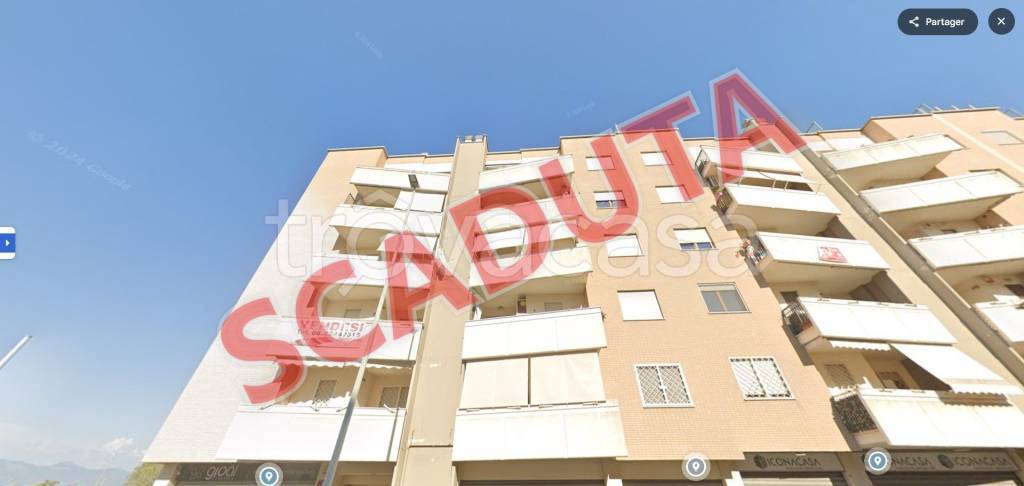 appartamento in vendita a Roma in zona Ponte di Nona