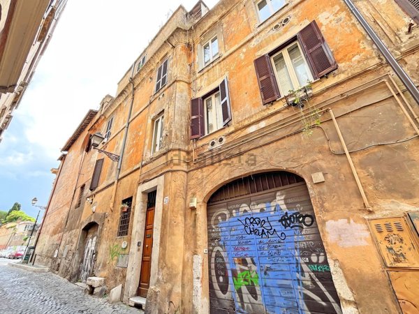 appartamento in vendita a Roma in zona Celio