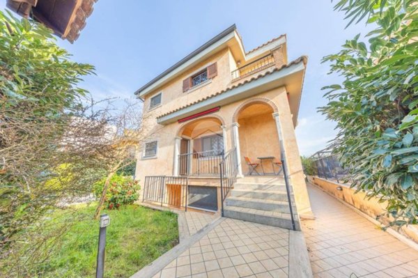 casa indipendente in vendita a Roma in zona Castelverde