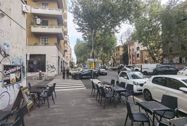 locale commerciale in vendita a Roma in zona Prenestino-Labicano