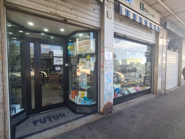 appartamento in vendita a Roma in zona Torre Angela
