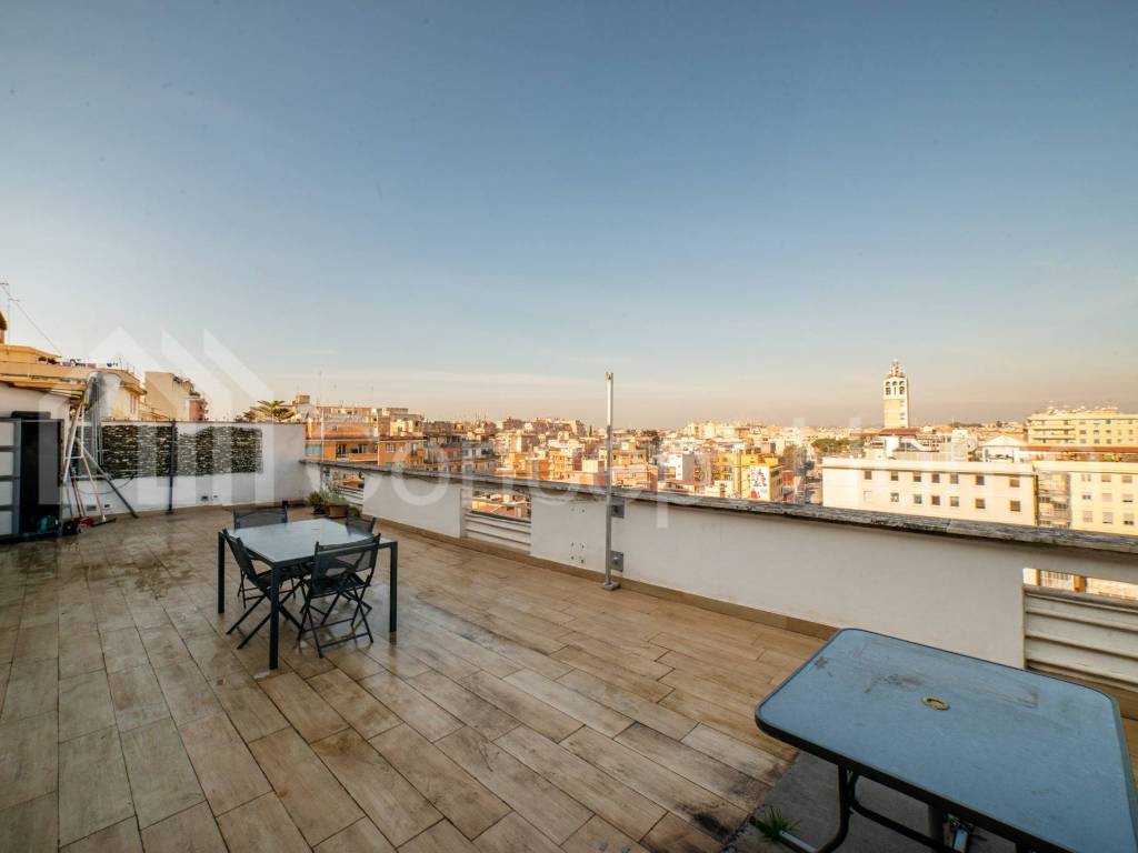 appartamento in vendita a Roma in zona Tuscolano