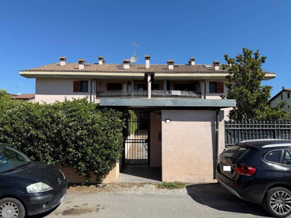 appartamento in vendita a Roma in zona Lunghezza