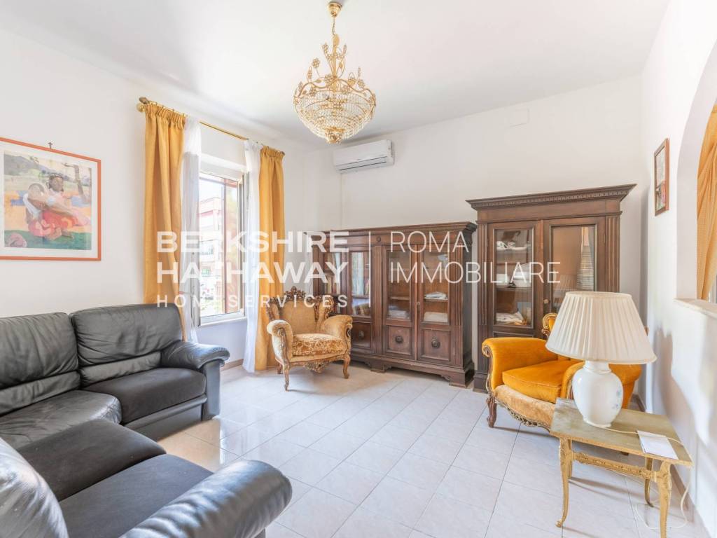 appartamento in vendita a Roma in zona Primavalle