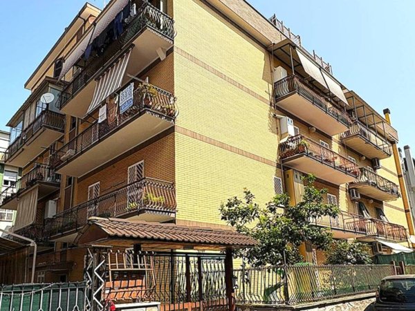 appartamento in vendita a Roma in zona Torre Angela