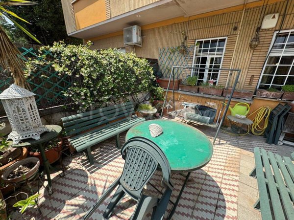 appartamento in vendita a Roma in zona Tomba di Nerone