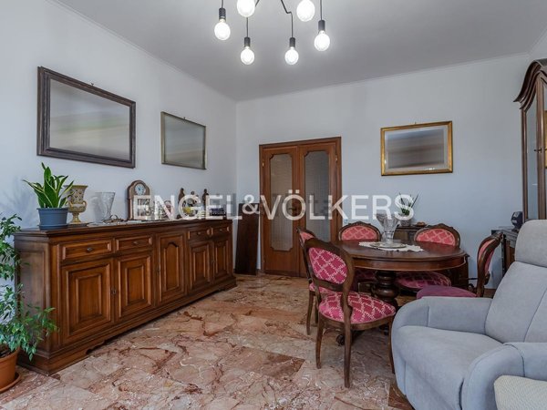 appartamento in vendita a Roma in zona Ardeatino
