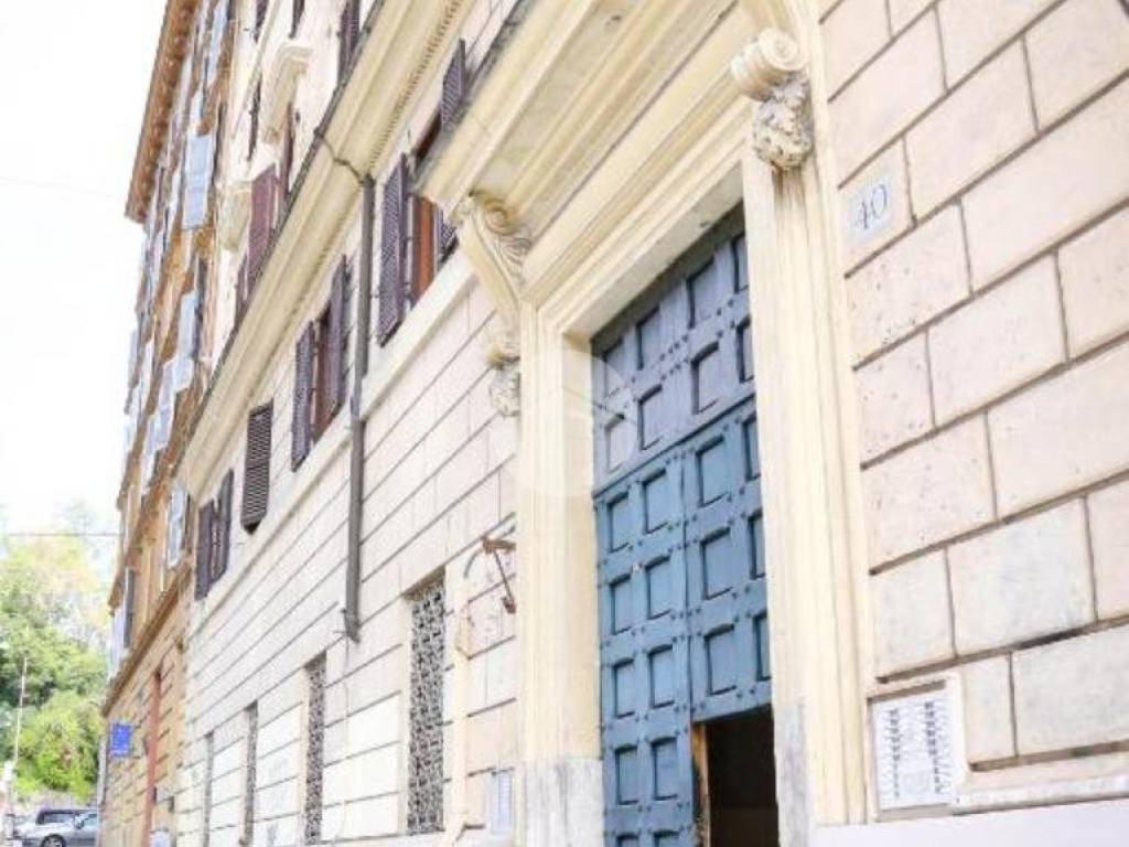 appartamento in vendita a Roma in zona Trastevere