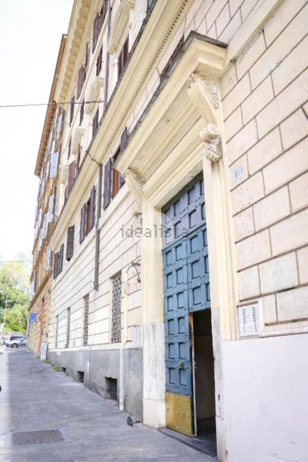 appartamento in vendita a Roma in zona Trastevere