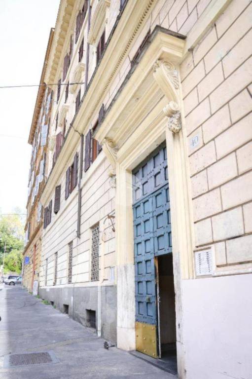 appartamento in vendita a Roma in zona Trastevere