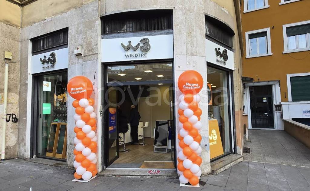 negozio in vendita a Roma in zona Nomentano
