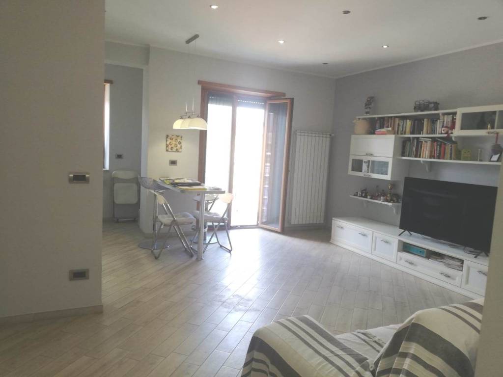 appartamento in vendita a Roma in zona Appio Latino