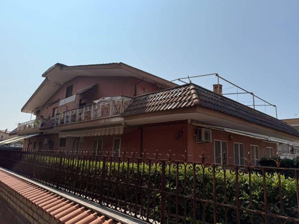 appartamento in vendita a Roma in zona Casal Morena
