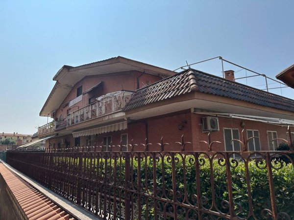 appartamento in vendita a Roma in zona Casal Morena
