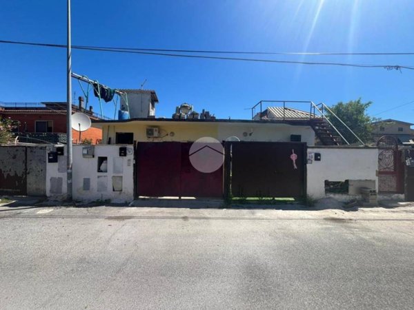appartamento in vendita a Roma in zona Lunghezza