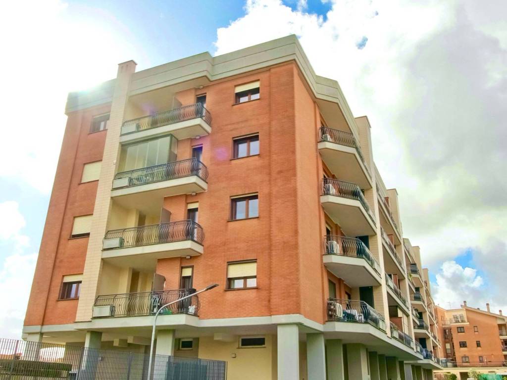 appartamento in vendita a Roma in zona Massimina/Casal Lumbroso