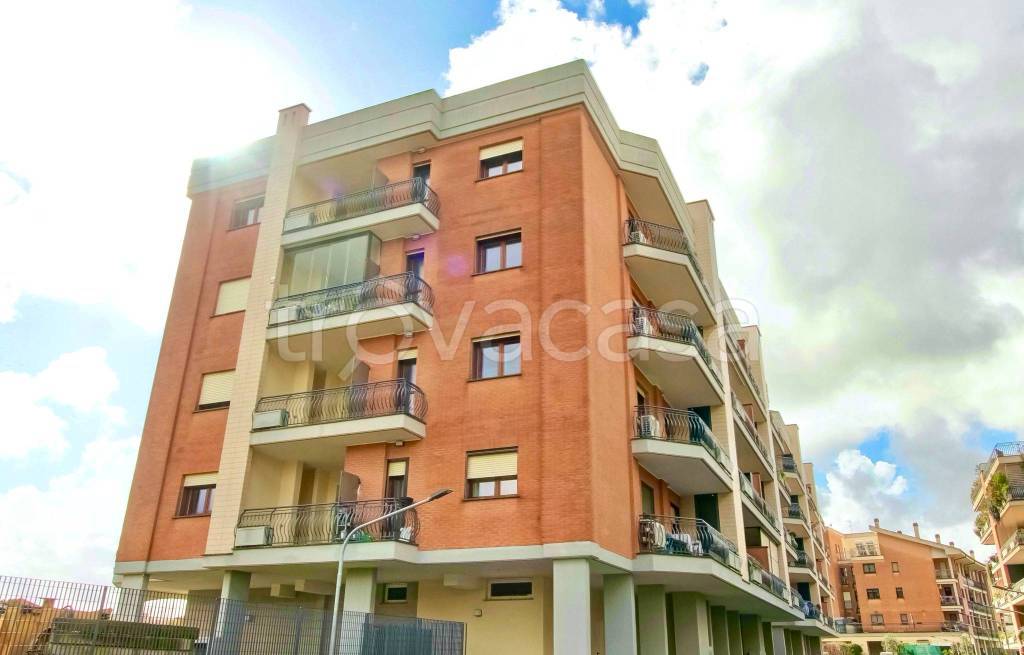 appartamento in vendita a Roma in zona Ponte Galeria