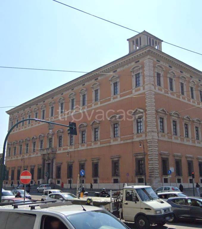 appartamento in vendita a Roma in zona Tuscolano