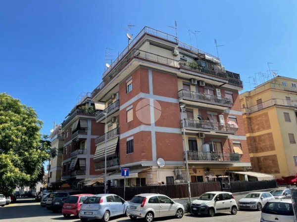 appartamento in vendita a Roma in zona Torre Maura