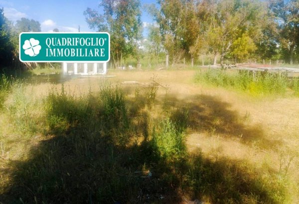 locale commerciale in vendita a Roma in zona Casal Palocco