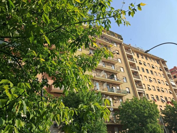appartamento in vendita a Roma in zona Tuscolano