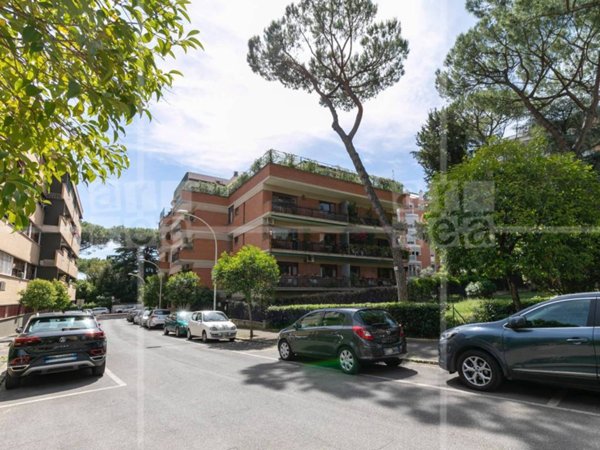 appartamento in vendita a Roma in zona Ardeatino