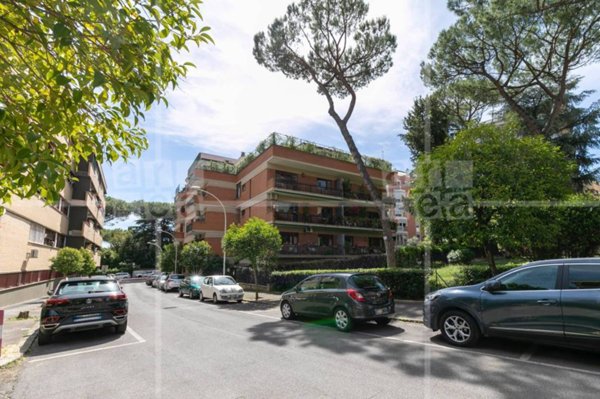 appartamento in vendita a Roma in zona Ardeatino