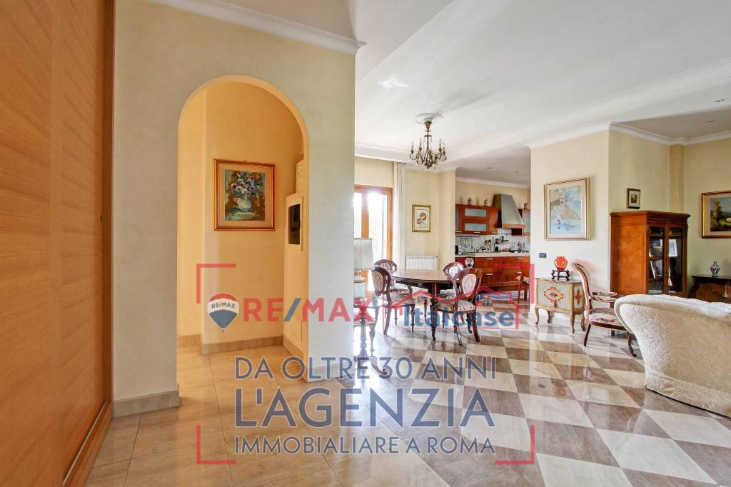 casa indipendente in vendita a Roma in zona Massimina/Casal Lumbroso