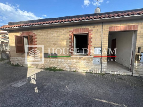 appartamento in vendita a Roma in zona Osteria del Curato